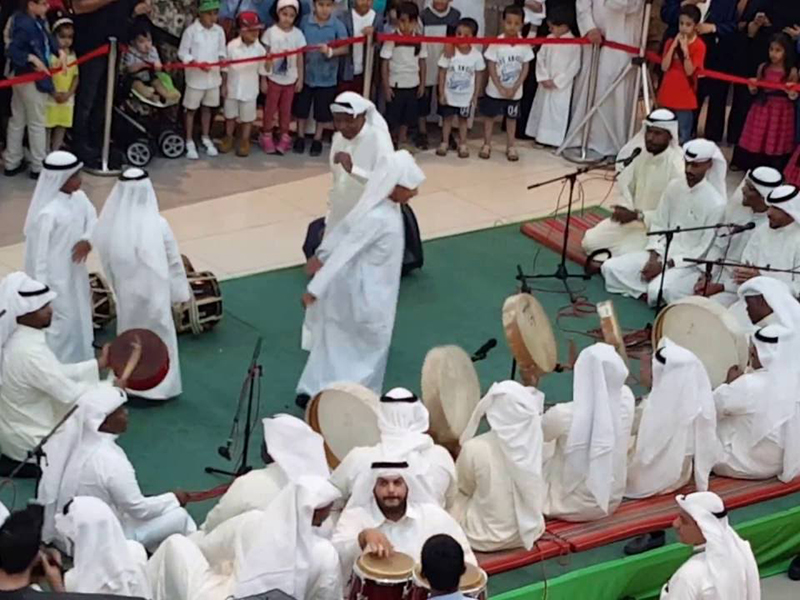 اضغط لمشاهدة الفيديو: رقص شاب كويتي يلفت الأنظار في عرسٍ سعودي